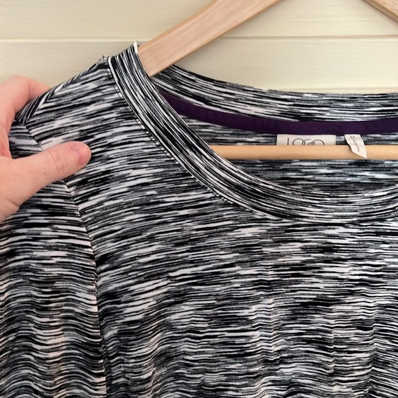 LOGO tunic back and white size M - Picture 3 of 3